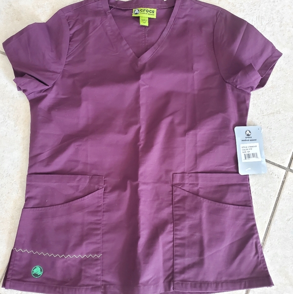Croc/ Mobb scrub top and bottoms - Picture 3 of 6